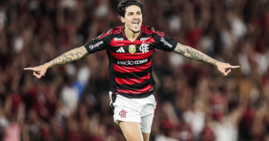 No Maracanã, Flamengo aplica goleada histórica contra o Vitória