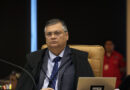 Dino abre inquérito contra Bolsonaro e filhos em relatório da CPMI da Covid