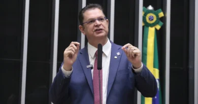 Líder do PL na Câmara cobra votação da anistia na próxima semana