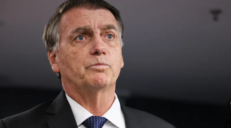 Bolsonaro não vai a primeiro dia de julgamento no STF e advogado diz que ele “não está bem”