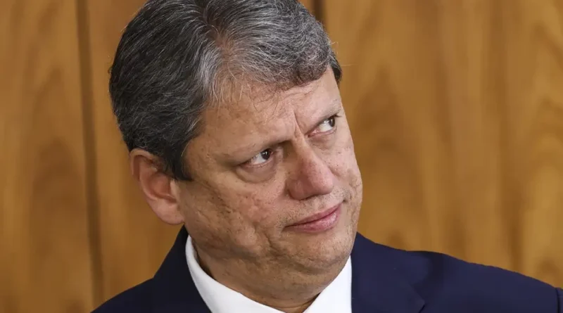 Tarcísio de Freitas deve se encontrar com Hugo Motta para discutir ampliação da anistia