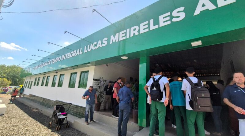 Escola integral é inaugurada em assentamento do MST em Teresina